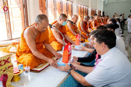 ภาพ No.305172:วันที่ 28 มกราคม พ.ศ. 2569 พิธีทอดผ้าป่าทำนุบำรุงศาสนสถาน ณ วัดเกิดการอุดม อ.คลองหลวง จ.ปทุมธานี ในโครงการธรรมยาตรา กตัญญูบูชา มหาปูชนียาจารย์ พระมงคลเทพมุนี(สด จนฺทสโร) พระผู้ปราบมาร อนุสรณ์สถาน 7 แห่ง ปีที่ 14