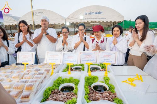 ภาพ No.296697:วันที่ 18 มกราคม พ.ศ. 2569 พิธีถวายภัตตาหารเป็นสังฆทาน แด่พระธรรมยาตรา ณ วัดโบสถ์บน ต.บางคูเวียง จ.นนทบุรี อนุสรณ์สถานลำดับที่ 4 สถานที่เกิดด้วยกายธรรม ในโครงการธรรมยาตรา กตัญญูบูชา มหาปูชนียาจารย์ พระมงคลเทพมุนี(สด จนฺทสโร) พระผู้ปราบมาร อนุสรณ์สถาน 7 แ