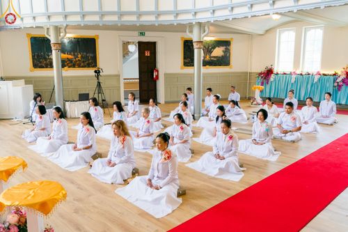 ภาพ No.82838:พิธีทอดผ้าป่าฉลองวัดพระธรรมกายนอร์ธสวีเดน  ในโอกาสสถาปนาครบรอบ 7 ปี  และพิธีวางแผ่นจารึกนามมงคล หน้าต่างบานทรัพย์ วันอาทิตย์ที่ 18 มิถุนายน พ.ศ.2566 ณ วัดพระธรรมกายนอร์ธสวีเดน ประเทศสวีเดน