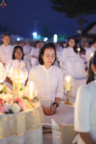 ภาพ No.294085:วันที่ 13 มกราคม พ.ศ. 2569 พิธีจุดประทีปถวายเป็นพุทธบูชา และบูชาธรรมมหาปูชนียาจารย์  (ภาพชุดที่ 2) ณ วัดสองพี่น้อง ต.ต้นตาล อ.สองพี่น้อง จ.สุพรรณบุรี ในโครงการธรรมยาตรา กตัญญูบูชา มหาปูชนียาจารย์ พระมงคลเทพมุนี(สด จนฺทสโร) พระผู้ปราบมาร อนุสรณ์สถาน 7 แห่