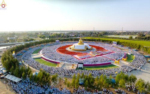 ภาพ No.302119:วันที่ 23 มกราคม พ.ศ. 2569 พิธีจุดประทีปธรรมถวายเป็นพุทธบูชา และบูชาธรรมมหาปูชนียาจารย์  ณ อนุสรณ์สถานลำดับที่ 5 สถานที่เผยแผ่วิชชาธรรมกายครั้งแรก อนุสรณ์สถานบางปลา วัดบางปลา อำเภอบางเลน จังหวัดนครปฐม ในโครงการธรรมยาตรา กตัญญูบูชา มหาปูชนียาจารย์ พระมงคล