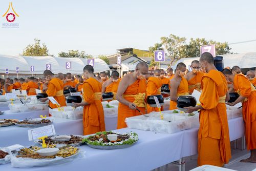 ภาพ No.289971:วันที่ 8 มกราคม พ.ศ. 2569 พิธีถวายภัตตาหารเป็นสังฆทาน แด่พระธรรมยาตรา ณ อนุสรณ์สถานคลองบางนางแท่น อ.สามพราน จ.นครปฐม ในโครงการธรรมยาตรา กตัญญูบูชา มหาปูชนียาจารย์ พระมงคลเทพมุนี(สด จนฺทสโร) พระผู้ปราบมาร อนุสรณ์สถาน 7 แห่ง ปีที่ 14