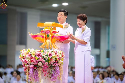 ภาพ No.167856:พิธีทอดกฐิน และ พิธีกรานกฐิน ในวันอาทิตย์ที่ 3 พฤศจิกายน พ.ศ. 2567 ณ วัดพระธรรมกาย จ.ปทุมธานี