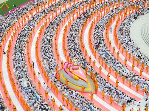 ภาพ No.118620:พิธีตักบาตรพระธรรมยาตรา ปีที่ 12 ณ อนุสรณ์สถานลำดับที่ 5 สถานที่เผยแผ่วิชชาธรรมกายครั้งแรก อนุสรณ์สถานบางปลา จ.นครปฐม วันที่ 25 มกราคม พ.ศ. 2567