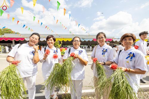 ภาพ No.148740:พิธีบุพเปตพลี, พิธีทอดผ้าป่า, พิธีไถ่ชีวิตโค 80 ตัว ให้ชีวิตสัตว์เป็นทาน ณ ศูนย์ปฎิบัติธรรมภาคใต้ อ.บางกล่ำ จ.สงขลา วันเสาร์ที่ 10 สิงหาคม พ.ศ. 2567