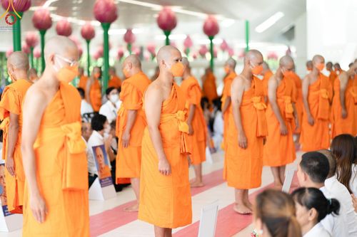 ภาพ No.141487:พิธีบรรพชาอุปสมบท โครงการอุปสมบทหมู่รุ่นผู้บริหาร รุ่นที่ 14 โครงการอุปสมบทหมู่ธรรมทายาท ระดับอุดมศึกษา รุ่นที่ 51 ภาคฤดูฝน ณ โบสถ์พระไตรปิฎก วัดพระธรรมกาย ในวันเสาร์ที่ 15 มิถุนายน พ.ศ. 2567