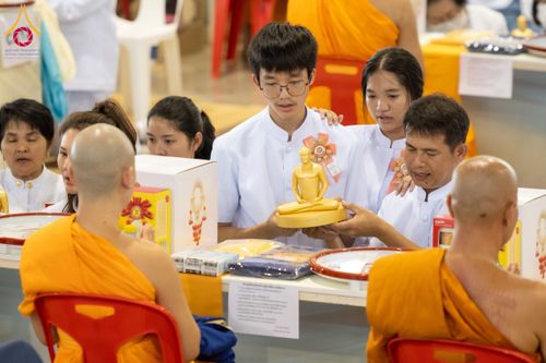 ภาพ No.60098:พิธีเจริญพระพุทธมนต์ "ฉลองอายุวัฒนมงคล 80 ปี หลวงพ่อธัมมชโย" พิธีถวายไทยธรรม คณะสงฆ์ 10,000 กว่าวัดทั่วประเทศ ในวันคุ้มครองโลก วันจันทร์ที่ 22 เมษายน พ.ศ. 2567 ณ สภาธรรมกายสากล วัดพระธรรมกาย จ.ปทุมธานี
