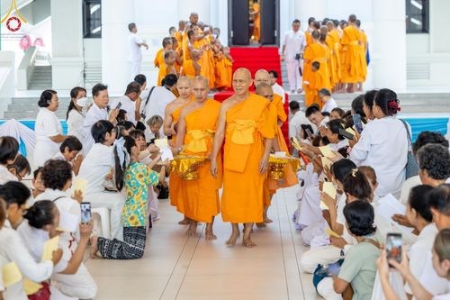 ภาพ No.136429:พิธีอุปสมบทสามเณรเตรียมสถาบันธรรมชัย รุ่นที่ 21 ณ โบสถ์พระไตรปิฏก วัดพระธรรมกาย วันเสาร์ที่ 4 พฤษภาคม พ.ศ.2567