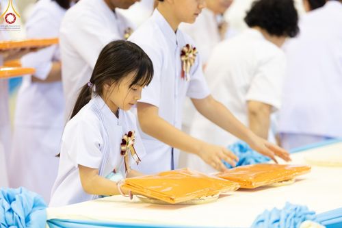 ภาพ No.160277:พิธีทอดผ้าป่าสมทบกฐินวัดพระธรรมกาย และสมทบกฐิน 30,000 วัดทั่วไทย ครั้งที่ 3 ณ สภาธรรมกายสากล วัดพระธรรมกาย วันพฤหัสบดีที่ 10 ตุลาคม พ.ศ. 2567