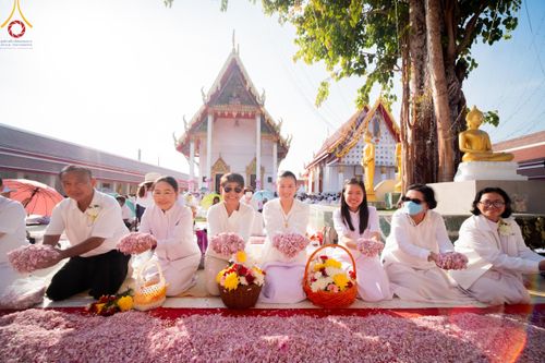 ภาพ No.110542:พิธีต้อนรับพระธรรมยาตรา ในโครงการธรรมยาตรากตัญญูบูชา มหาปูชนียาจารย์ พระมงคลเทพมุนี(สด จนฺทสโร) พระผู้ปราบมาร อนุสรณ์สถาน 7 แห่ง ปีที่ 12 วันที่ 11 มกราคม พ.ศ. 2567 ณ อนุสรณ์สถานลำดับที่ 3 สถานที่เกิดใหม่ในเพศสมณะ วัดสองพี่น้อง จ.สุพรรณบุรี