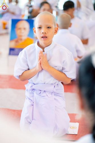 ภาพ No.215105:วันเสาร์ที่ 5 เมษายน พ.ศ. 2568 พิธีเวียนประทักษิณรอบพระมหาธรรมกายเจดีย์  พิธีวันทาเจดีย์ พิธีขอขมาและมอบผ้าไตร ในโครงการบรรพชาสามเณรฟื้นฟูพระพุทธศาสนาทั่วไทย , โครงการหน่อแก้วเปรียญธรรม รุ่นที่ 13 ,  โครงการสามเณรยุวธรรมทายาท รุ่นที่ 33 , โครงการสามเณรมั