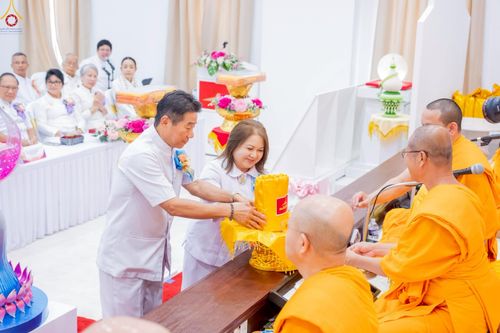 ภาพ No.234754:วันอาทิตย์ที่ 20 กรกฎาคม  พ.ศ.2568 พิธีทอดผ้าป่าภาคพื้นอเมริกา พิธีเจริญพระพุทธมนต์ ฉลองอาคารแก้วธรรมชัยรัตนอนันต์ วัดพระธรรมกายเทนเนสซี ประเทศสหรัฐอเมริกา