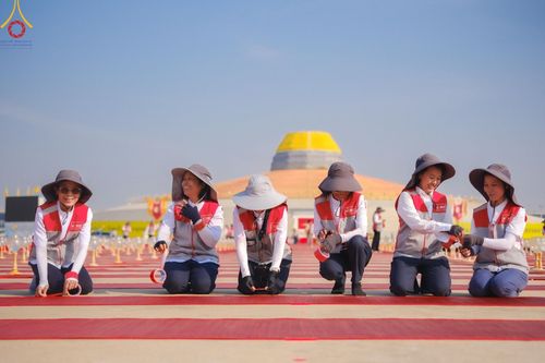 ภาพ No.208236:V.55 สารพัดV สารพัดดี ที่วัดพระธรรมกาย ในโครงการธรรมยาตรา กตัญญูบูชา มหาปูชนียาจารย์ พระมงคลเทพมุนี (สด จนฺทสโร) พระผู้ปราบมาร อนุสรณ์สถาน 7 แห่ง ปีที่ 13 ระหว่างวันที่ 2-31 มกราคม พ.ศ. 2568