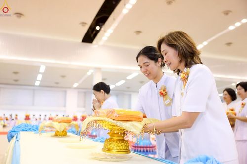 ภาพ No.251712:วันที่ 10 ตุลาคม พ.ศ. 2568 พิธีทอดผ้าป่าสมทบกฐินวัดพระธรรมกาย และสมทบกฐิน 30,000 กว่าวัดทั่วประเทศ ครั้งที่ 3 ณ สภาธรรมกายสากล วัดพระธรรมกาย