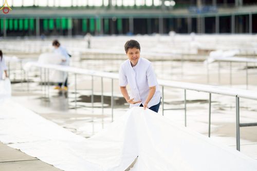 ภาพ No.225210:วันที่ 20 - 27 เมษายน พ.ศ. 2568 "ภาพแห่งความปลื้มที่ไม่มีวันจบ" คณะสงฆ์สามเณร เจ้าหน้าที่ และสาธุชน ร่วมแรงร่วมใจกันเตรียมงานและเก็บงาน เพื่อวันคุ้มครองโลก พิธีถวายมหาสังฆทานคณะสงฆ์ 40,000 กว่าวัดทั่วประเทศ