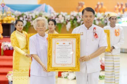 ภาพ No.327794:วันที่ 3 พฤษภาคม พ.ศ.2569 พิธีรับมอบพระบรมสารีริกธาตุ จากสาธารณรัฐแห่งสหภาพเมียนมา ณ ห้องแก้วสารพัดนึก วัดพระธรรมกาย