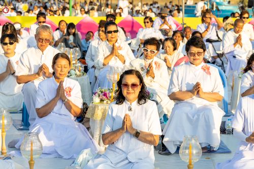 ภาพ No.302043:วันที่ 23 มกราคม พ.ศ. 2569 พิธีจุดประทีปธรรมถวายเป็นพุทธบูชา และบูชาธรรมมหาปูชนียาจารย์  ณ อนุสรณ์สถานลำดับที่ 5 สถานที่เผยแผ่วิชชาธรรมกายครั้งแรก อนุสรณ์สถานบางปลา วัดบางปลา อำเภอบางเลน จังหวัดนครปฐม ในโครงการธรรมยาตรา กตัญญูบูชา มหาปูชนียาจารย์ พระมงคล