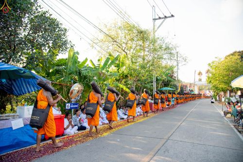 ภาพ No.295178:วันที่ 14 มกราคม พ.ศ. 2569 พิธีต้อนรับพระธรรมยาตรา อนุสรณ์สถานลำดับที่ 4  สถานที่เกิดด้วยกายธรรม ณ วัดโบสถ์บน ต.บางคูเวียง จ.นนทบุรี ในโครงการธรรมยาตรา กตัญญูบูชา มหาปูชนียาจารย์ พระมงคลเทพมุนี(สด จนฺทสโร) พระผู้ปราบมาร อนุสรณ์สถาน 7 แห่ง ปีที่ 14