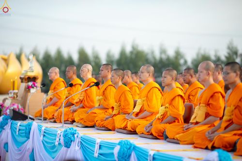 ภาพ No.302433:วันที่ 24 มกราคม พ.ศ. 2569 พิธีตักบาตรพระธรรมยาตรา ณ อนุสรณ์สถานลำดับที่ 5 สถานที่เผยแผ่วิชชาธรรมกายครั้งแรก อนุสรณ์สถานบางปลา วัดบางปลา อำเภอบางเลน จังหวัดนครปฐม ในโครงการธรรมยาตรา กตัญญูบูชา มหาปูชนียาจารย์ พระมงคลเทพมุนี(สด จนฺทสโร) พระผู้ปราบมาร อนุส