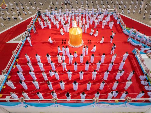 ภาพ No.286394:วันอาทิตย์ที่ 13 กรกฎาคม พ.ศ.2568 พิธีปฎิบัติธรรม และพิธีจุดเทียนใจ ไฟนิรันดร์ อนันตชัย ณ สภาธรรมกายสากล วัดพระธรรมกาย