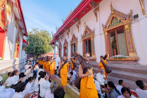 ภาพ No.293047:วันที่ 11 มกราคม พ.ศ. 2569 พิธีต้อนรับพระธรรมยาตรา ณ อนุสรณ์สถานลำดับที่ 3 (ภาพชุดที่ 2) สถานที่เกิดในเพศสมณะ วัดสองพี่น้อง อำเภอสองพี่น้อง จังหวัดสุพรรณบุรี ในโครงการธรรมยาตรา กตัญญูบูชา มหาปูชนียาจารย์ พระมงคลเทพมุนี(สด จนฺทสโร) พระผู้ปราบมาร อนุสรณ์สถ