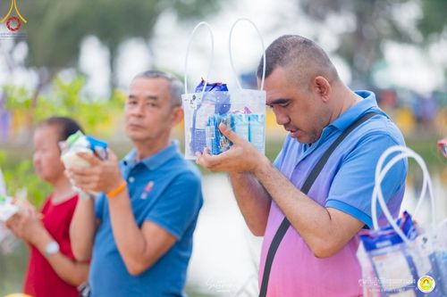 ภาพ No.222238:วันที่ 26-27 เมษายน พ.ศ. 2568 ศูนย์ปฏิบัติธรรมสวนผึ้ง ร่วมกับ ธุดงค์คสถานประจวบคีรีขันธ์ และวัดอ่าวน้อย  จัดกิจกรรมเดินธรรมยาตรา ตักบาตรข้าวสารอาหารแห้ง และจุดประทีปถวายเป็นพุทธบูชา ณ วัดอ่าวน้อย จ.ประจวบคีรีขันธ์