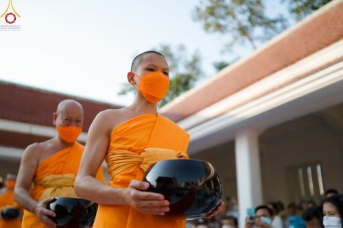 ภาพ No.116130:พิธีตักบาตรพระธรรมยาตรา ณ อนุสรณ์สถานลำดับที่ 4 สถานที่เกิดด้วยกายธรรม วัดโบสถ์(บน) จ.นนทบุรี วันที่ 21 มกราคม พ.ศ. 2567