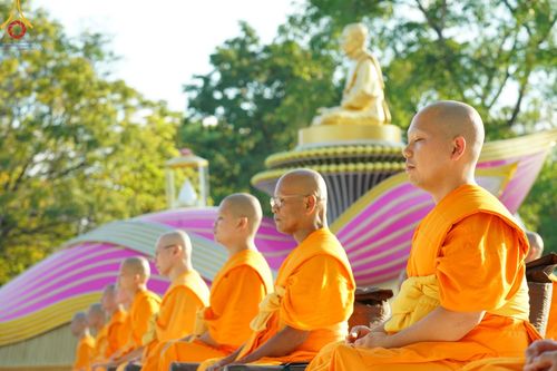 ภาพ No.187015:พระธรรมยาตราปฏิบัติธรรม และถ่ายภาพหมู่ประวัติศาสตร์ ปีที่ 13 ณ ลานทิศตะวันออก มหาวิหารพระมงคลเทพมุนี วัดพระธรรมกาย จ.ปทุมธานี วันเสาร์ที่ 28 ธันวาคม พ.ศ. 2567