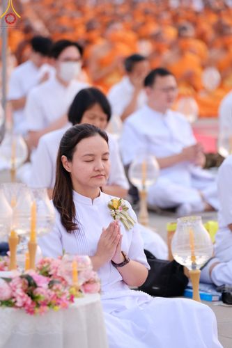 ภาพ No.122064:พิธีจุดประทีปถวายเป็นพุทธบูชา และบูชาธรรมมหาปูชนียาจารย์ พระมงคลเทพมุนี(สด จนฺทสโร) ในโครงการธรรมยาตรา กตัญญูบูชา มหาปูชนียาจารย์ พระมงคลเทพมุนี(สด จนฺทสโร) พระผู้ปราบมาร อนุสรณ์สถาน 7 แห่ง ปีที่ 12 วันที่ 31 มกราคม พ.ศ. 2567 ณ วัดพระธรรมกาย จ.ปทุมธานี
