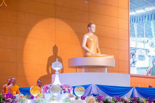 ภาพ No.227960:วันอาทิตย์ที่ 1 มิถุนายน พ.ศ. 2568 พิธีตักบาตร , พิธีบูชาข้าวพระ ณ วัดพระธรรมกาย จ.ปทุมธานี