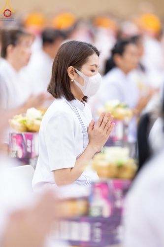 ภาพ No.145325:พิธีถวายผ้าอาบน้ำฝนและประทีปโคมไฟ ณ สภาธรรมกายสากล วัดพระธรรมกาย วันเสาร์ที่ 20 กรกฎาคม พ.ศ. 2567