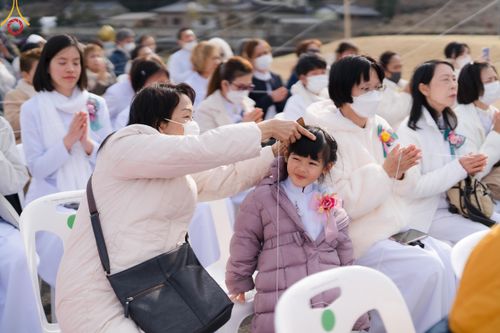 ภาพ No.132266:พิธีประดิษฐานยอดอุโบสถ บูชาธรรม 80 ปี หลวงพ่อธัมมชโย ณ วัดพระธรรมกายโทชิหงิ ประเทศญี่ปุ่น วันอาทิตย์ที่ 24 มีนาคม พ.ศ. 2567