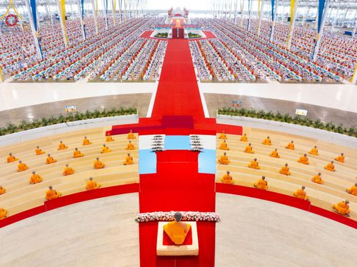 ภาพ No.147143:พิธีมุทิตาสักการะพระภิกษุ ผู้สอบได้เปรียญธรรม 9 ประโยคระดับโลกปีที่ 36, พิธีมอบโล่เกียรติยศและทุนการศึกษา สำนักเรียนบาลีดีเด่นทั่วประเทศ, พิธีถวายมหาสังฆทานคณะสงฆ์ 2,000 กว่าวัด ทั่วประเทศ ปีที่ 24, พิธีถวายไทยธรรมคณะสงฆ์ 323 วัด 4 จังหวัดชายแดนภาคใต้