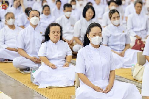 ภาพ No.86929:พิธีตักบาตร , พิธีบูชาข้าวพระ , พิธีจุดเทียนใจ ไฟนิรันดร์ อนันตชัย ในวันอาทิตย์ต้นเดือน 3 กันยายน พ.ศ. 2566 ณ วัดพระธรรมกาย