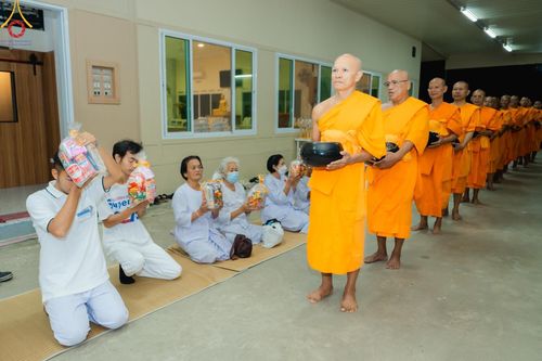 ภาพ No.157051:โครงการ อุบาสกแก้ว อุบาสิกาแก้ว รุ่นที่ 3 ตัวแทนทอดกฐินสามัคคีทั่วไทย 30,000 วัด ระหว่างวันที่ 20-22 กันยายน พ.ศ. 2567 ณ ธุดงคสถานชลบุรี