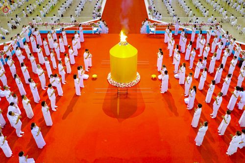 ภาพ No.239107:วันอาทิตย์ที่ 17 สิงหาคม พ.ศ. 2568 งานบุญวันอาทิตย์ พิธีจุดเทียนใจ ไฟนิรันด์ อนันตชัย ณ วัดพระธรรมกาย จ.ปทุมธานี