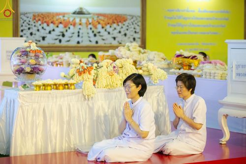 ภาพ No.154902:พิธีจุดประทีป, พิธีฉลองชัยสวดมนต์บทธัมมจักกัปปวัตนสูตร ณ มหารัตนวิหารคด วัดพระธรรมกาย วันอังคารที่ 17 กันยายน พ.ศ. 2567