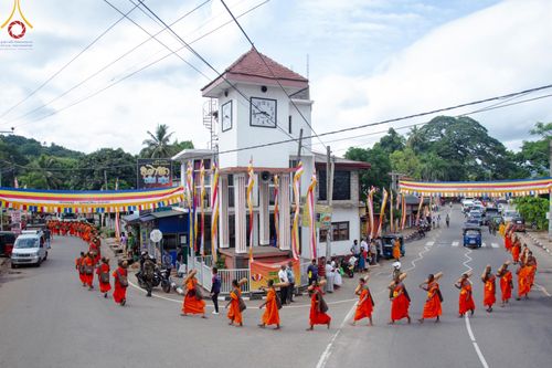 ภาพ No.140774:PhotoStory มหาศรัทธา ธรรมยาตราศรีลังกา EP.4 โครงการสยาม-ลังกา ธรรมยาตรา ฉลองเทศกาลวิสาขบูชาแห่งชาติ ศรีลังกา  บูชาธรรม 80 ปีหลวงพ่อธัมมชโย เส้นทางจาก เมืองดัมบูลลา ไปยัง เมืองมาตะเล  ตั้งแต่วันที่ 17-20 พฤษภาคม พ.ศ. 2567