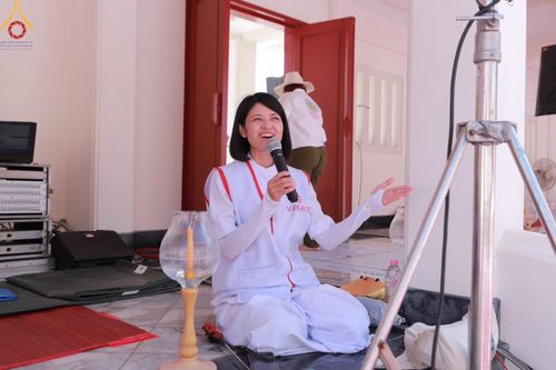 ภาพ No.205542:V.53 สารพัดV สารพัดดี ที่วัดโบสถ์บน ในโครงการธรรมยาตรา กตัญญูบูชา มหาปูชนียาจารย์ พระมงคลเทพมุนี(สด จนฺทสโร) พระผู้ปราบมาร อนุสรณ์สถาน 7 แห่ง ปีที่ 13 ระหว่างวันที่ 2-31 มกราคม พ.ศ. 2568