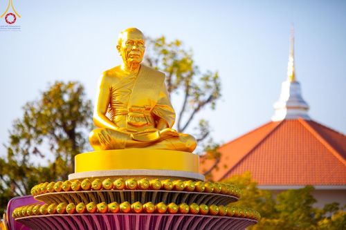 ภาพ No.193348:พิธีต้อนรับพระธรรมยาตรา ณ อนุสรณ์สถาน สถานที่เกิดในเพศสมณะ วัดสองพี่น้อง อำเภอสองพี่น้อง จังหวัดสุพรรณบุรี ในโครงการธรรมยาตรา กตัญญูบูชา มหาปูชนียาจารย์ พระมงคลเทพมุนี(สด จนฺทสโร) พระผู้ปราบมาร อนุสรณ์สถาน 7 แห่ง ปีที่ 13 วันที่ 11 มกราคม พ.ศ. 2568