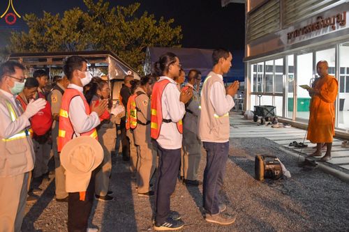 ภาพ No.110938:V.9 กล้าเก่ง การเตรียมงาน เก็บงาน การรับบุญของเจ้าหน้าที่หน่วยงานต่างๆ เพื่อโครงการธรรมยาตรา กตัญญูบูชามหาปูชนียาจารย์ พระมงคลเทพมุนี (สด จนฺทสโร) พระผู้ปราบมาร อนุสรณ์สถาน 7 แห่ง ปีที่ 12 ระหว่างวันที่ 2 - 31 มกราคม พ.ศ.2567