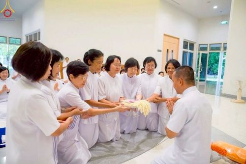 ภาพ No.223239:วันที่ 2 -10 พฤษภาคม พ.ศ. 2568 พิธีตัดปอยผม ปลงผม พิธีขอขมาลาอุปสมบทอุทิศชีวิต ของอุบาสก พิสิทธิ์ หมื่นแกล้ว  ณ วัดพระธรรมกาย