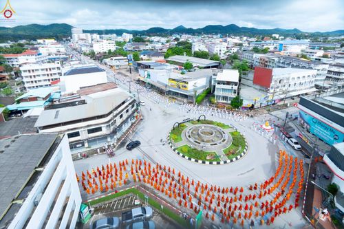 ภาพ No.239265:วันอาทิตย์ที่ 17 สิงหาคม พ.ศ. 2568 พิธีอัญเชิญรูปเหมือนพระมงคลเทพมุนี (สด จันทสโร) ณ ศาลากลางจังหวัดเลย ถึงลานพญานาค สวนสาธารณะกุดป่อง อ.เมือง จ.เลย