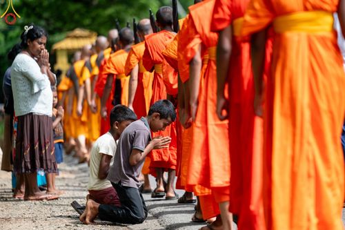 ภาพ No.139949:PhotoStory มหาศรัทธา ธรรมยาตราศรีลังกา EP.2 พิธีเปิดโครงการสยาม-ลังกา ธรรมยาตรา ฉลองเทศกาลวิสาขบูชาแห่งชาติ ศรีลังกา บูชาธรรม 80 ปีหลวงพ่อธัมมชโย เมื่อวันที่ 17 พฤษภาคม พ.ศ. 2567