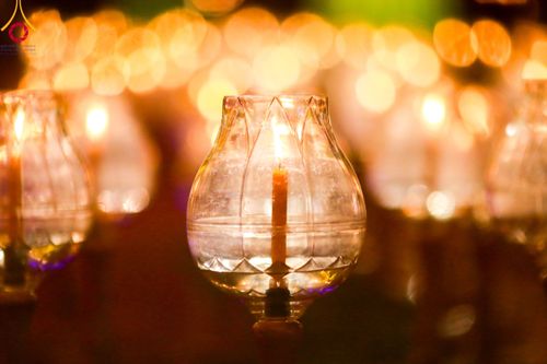 ภาพ No.112103:พิธีจุดประทีปถวายเป็นพุทธบูชา และบูชาธรรมมหาปูชนียาจารย์ พระมงคลเทพมุนี(สด จนฺทสโร) ในโครงการธรรมยาตรา กตัญญูบูชา มหาปูชนียาจารย์ พระมงคลเทพมุนี(สด จนฺทสโร) พระผู้ปราบมาร อนุสรณ์สถาน 7 แห่ง ปีที่ 12 วันที่ 14 มกราคม พ.ศ. 2567 ณ วัดสองพี่น้อง อ.สองพี่น้อง