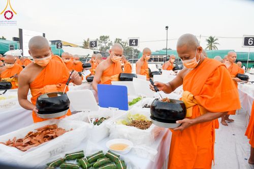 ภาพ No.109269:พิธีถวายภัตตาหารเป็นสังฆทาน แด่คณะพระธรรมยาตราฯ วันที่ 10 มกราคม พ.ศ. 2567 ณ อนุสรณ์สถานคลองบางนางแท่น อ.สามพราน จ.นครปฐม