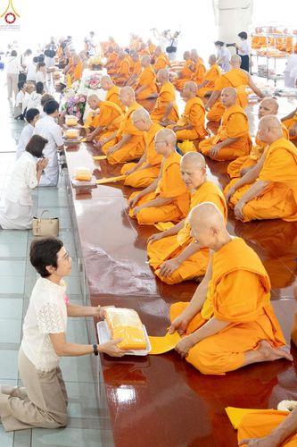 ภาพ No.229768:วันที่ 25 มิถุนายน พ.ศ. 2568 (แรม 15 ค่ำ เดือน 7) พิธีบุพเปตพลี ครั้งที่ 166 ร่วมอุทิศบุญแด่หมู่ญาติที่ล่วงลับไปแล้ว และสืบทอดอายุพระพุทธศาสนา ณ หอฉันคุณยายอาจารย์ฯ วัดพระธรรมกาย