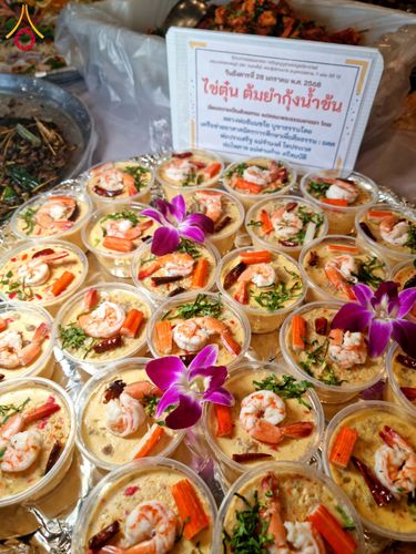 ภาพ No.202773:พิธีถวายภัตตาหารเป็นสังฆทาน แด่พระธรรมยาตรา ณ วัดพระธรรมกาย ตำบลคลองสาม อำเภอคลองหลวง จังหวัดปทุมธานี ในโครงการธรรมยาตรา กตัญญูบูชา มหาปูชนียาจารย์ พระมงคลเทพมุนี(สด จนฺทสโร) พระผู้ปราบมาร อนุสรณ์สถาน 7 แห่ง ปีที่ 13 วันที่ 28 มกราคม พ.ศ. 2568