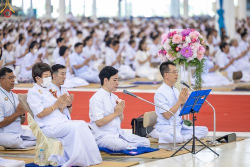 ภาพ No.159249:พิธีบูชาข้าวพระ ในวันอาทิตย์ต้นเดือน วันที่ 6 ตุลาคม พ.ศ. 2567 ณ สภาธรรมกายสากล วัดพระธรรมกาย