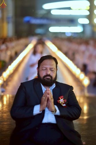 ภาพ No.224052:วันวิสาขบูชา วันอาทิตย์ที่ 11 พฤษภาคม พ.ศ. 2568 พิธีจุดวิสาขประทีป ,  พิธีเวียนประทักษิณรอบพระมหาธรรมกายเจดีย์ , พิธีฉลองชัยสวดมนต์บทธัมมจักกัปปวัตตนสูตร ครบ 7,357,000,000 จบ ณ มหารัตนวิหารคด วัดพระธรรมกาย